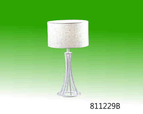 <803005>LED 8W 球泡燈